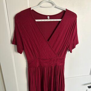 Women's Maxi Tshirt Dress with V-Neck & Pockets - Burgundy Red - Size Medium